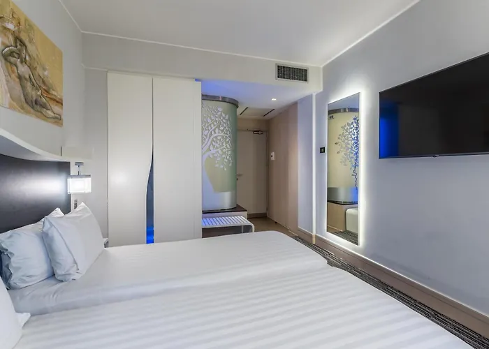 Western Premier Royal Santina Hotel