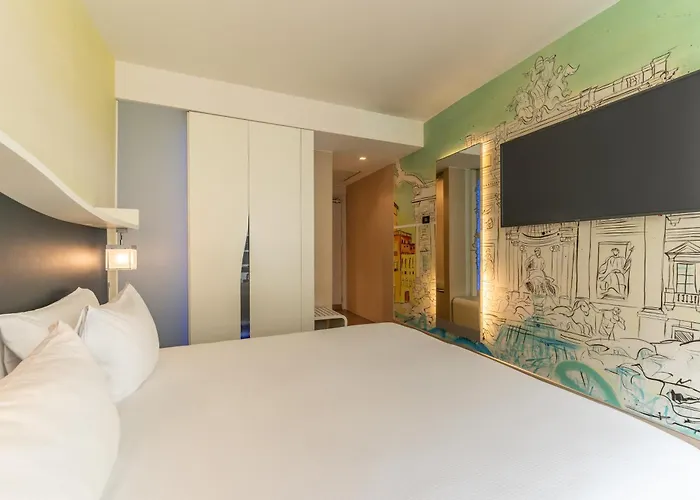 Western Premier Royal Santina Hotel