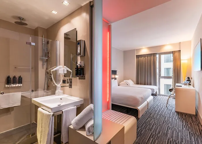 Western Premier Royal Santina Hotel