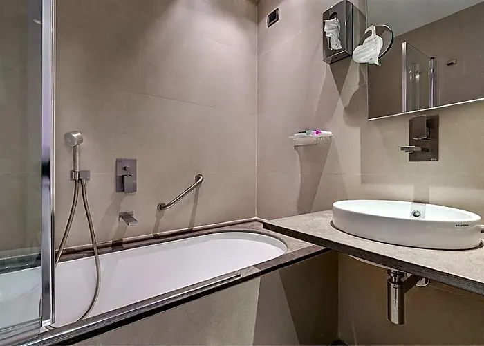 Hotel Western Premier Royal Santina 4*
