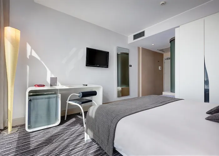 Western Premier Royal Santina Hotel
